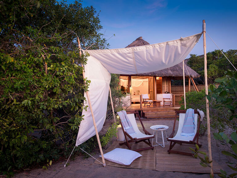 outdoor relaxing area Rio Azul Lodge